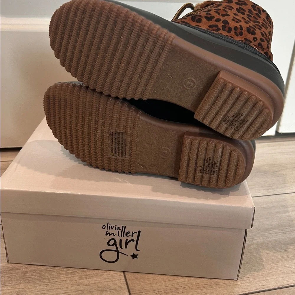 Olivia Miller Girl! Girls leopard print snow rain faux fur lined boots size 3